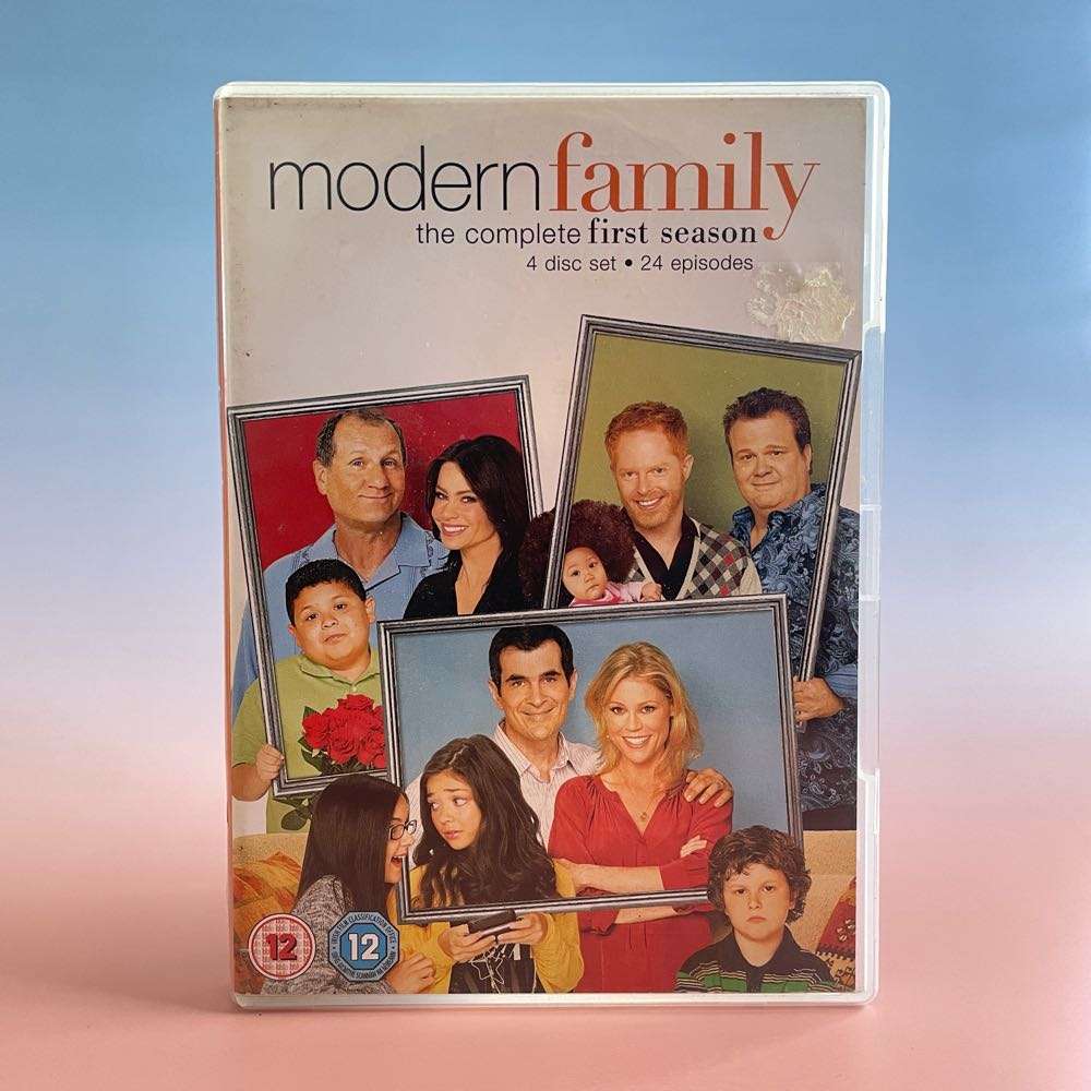 Modern Family Season 1 DVD set