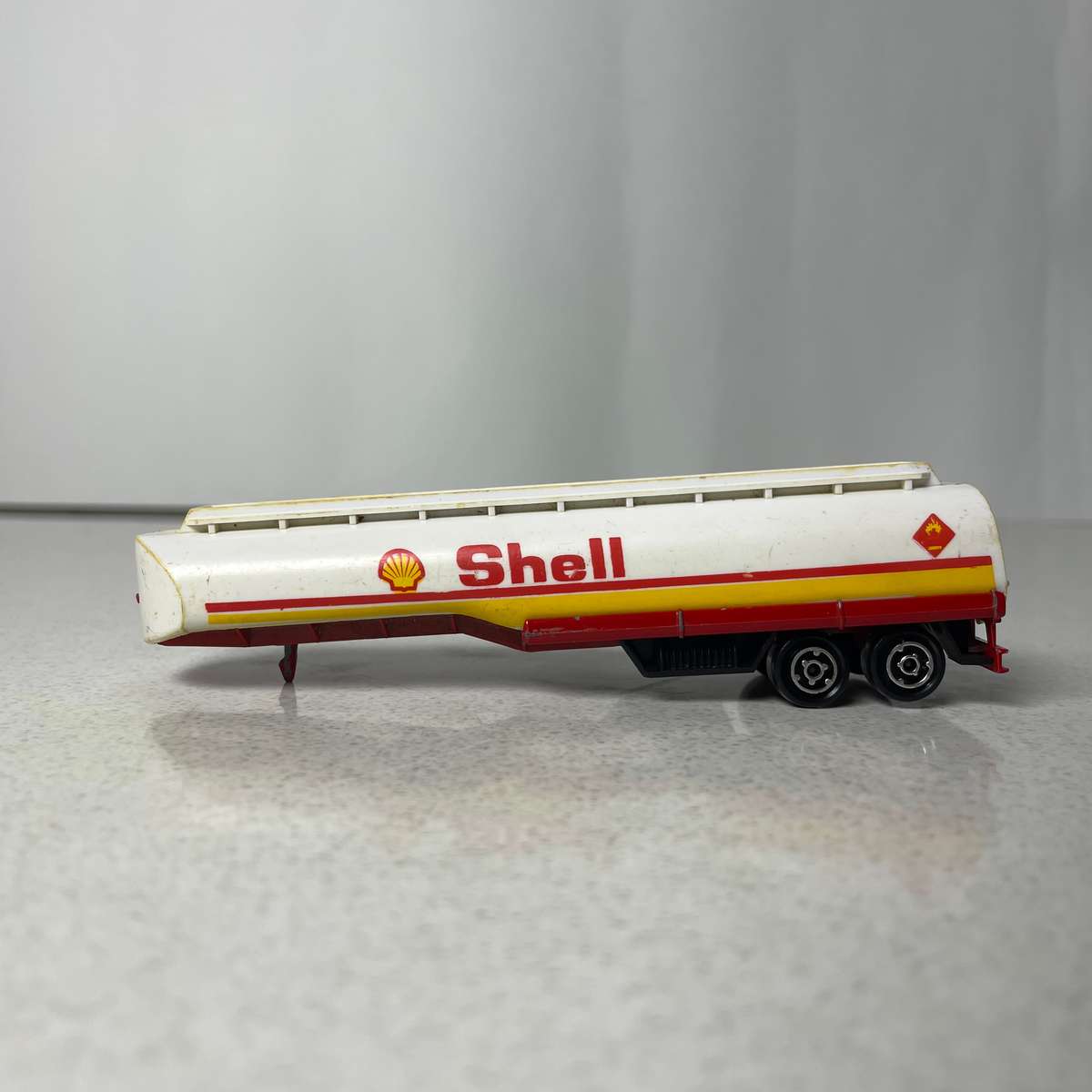 Majorette Shell Truck Tanker Trailer