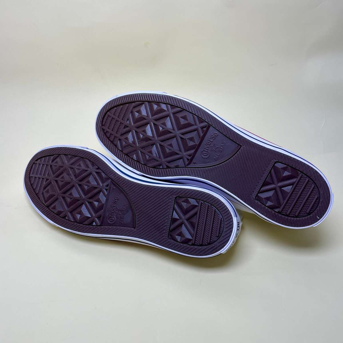 Men Converse All Stars High Top White Size 9