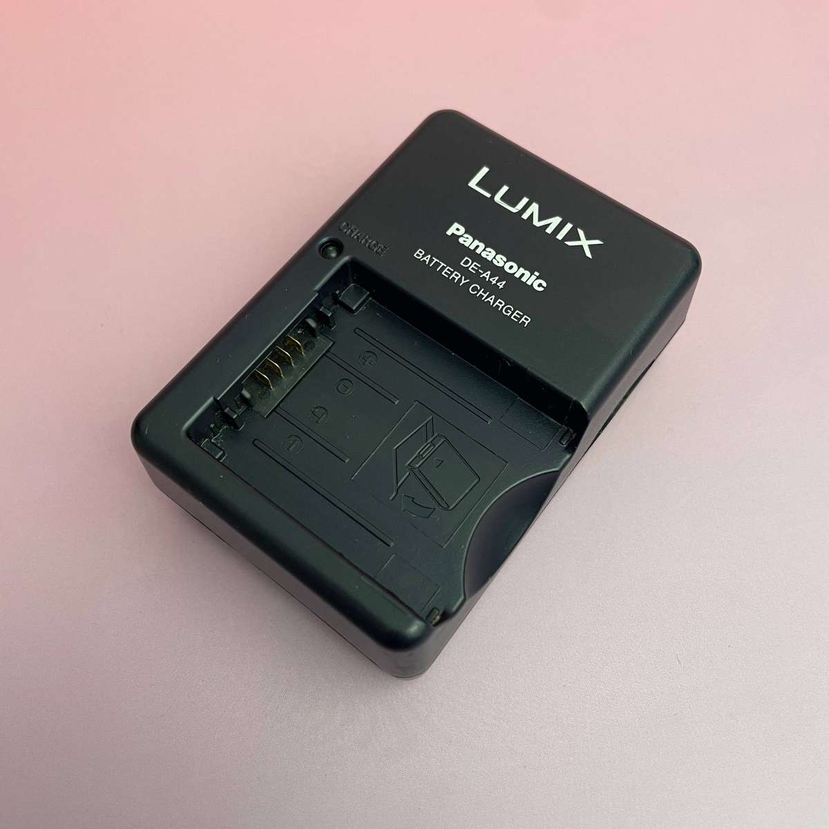 Panasonic Lumix Battery Charger DE-A44