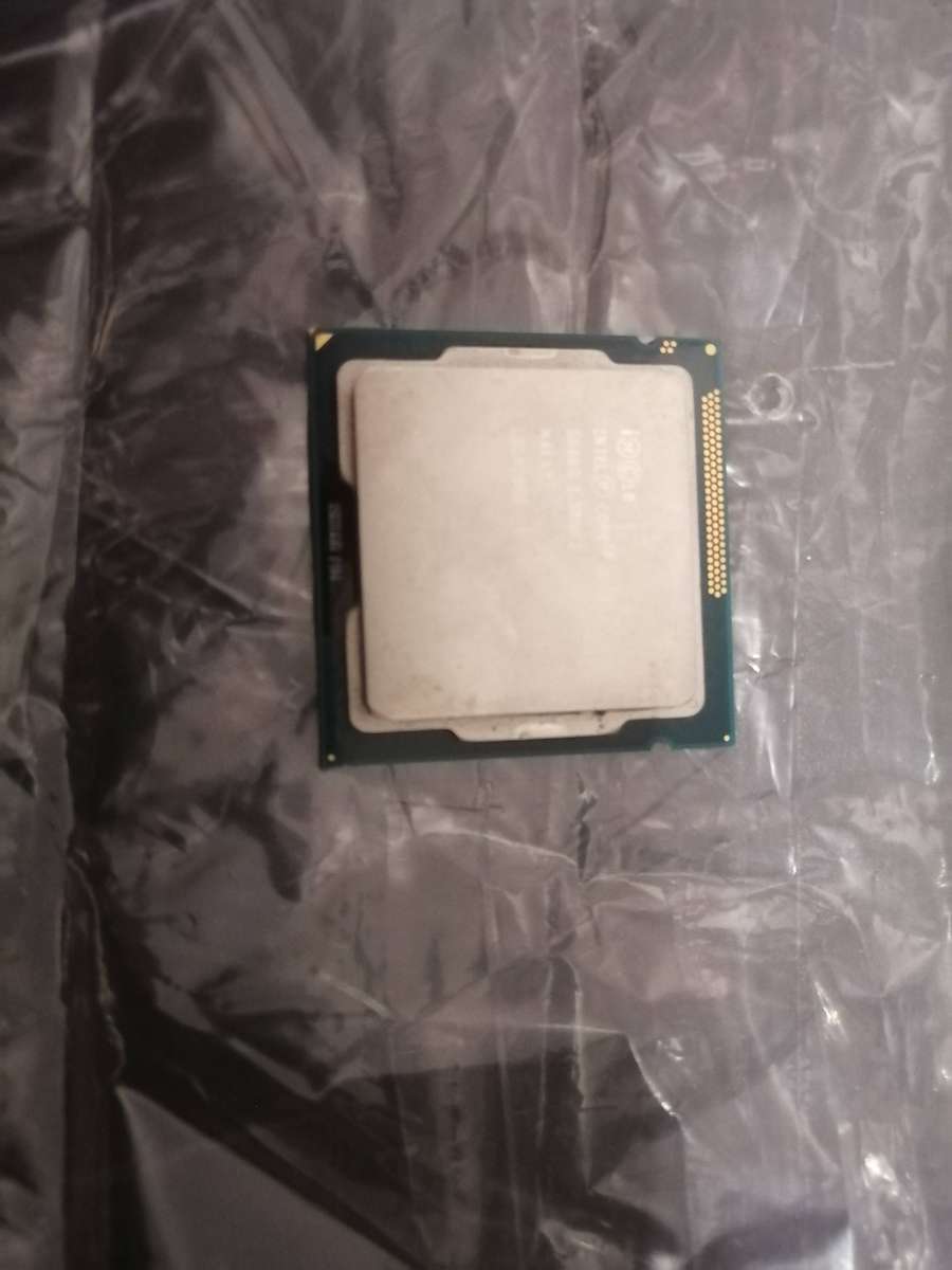 Intel Core i3 - 3220