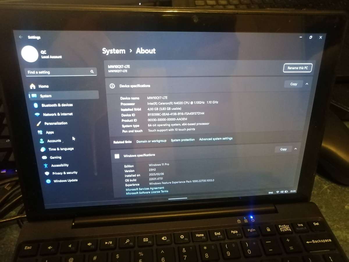 Mecer Xpress Executive MW10Q17-LTE 10.1-inch HD 2-in-1 Tablet