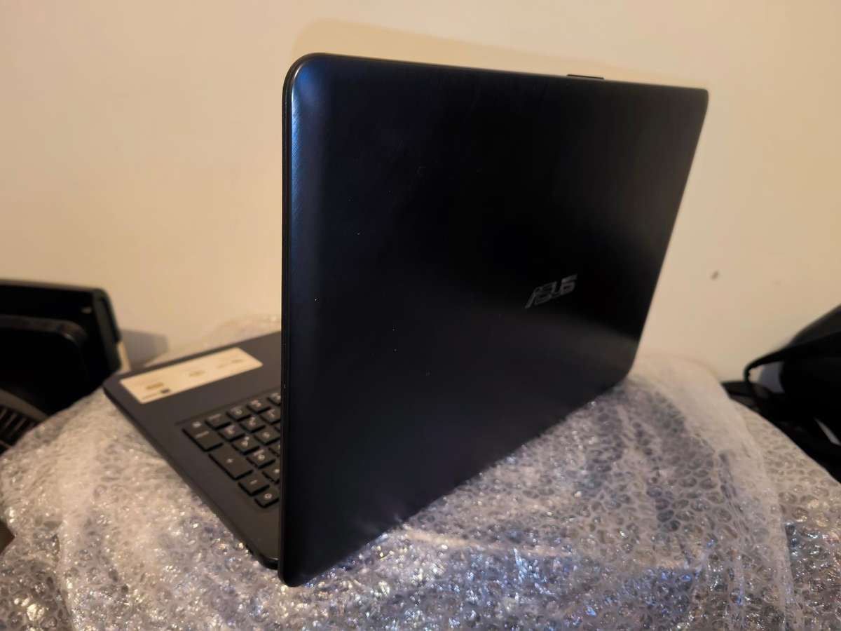 Asus X543M Laptop - Intel N4020, 4GB LPDDR4 RAM, 1TB HDD