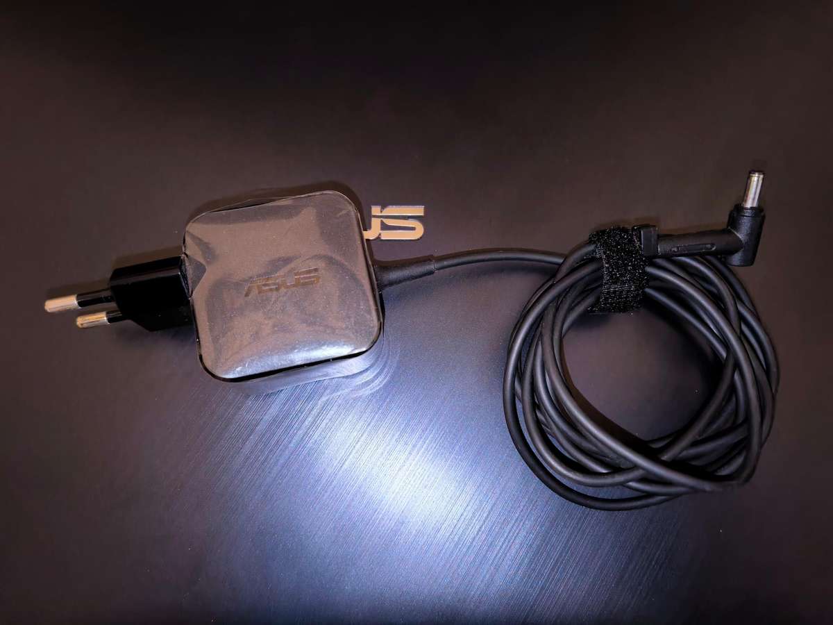 Asus X543M Laptop - Intel N4020, 4GB LPDDR4 RAM, 1TB HDD