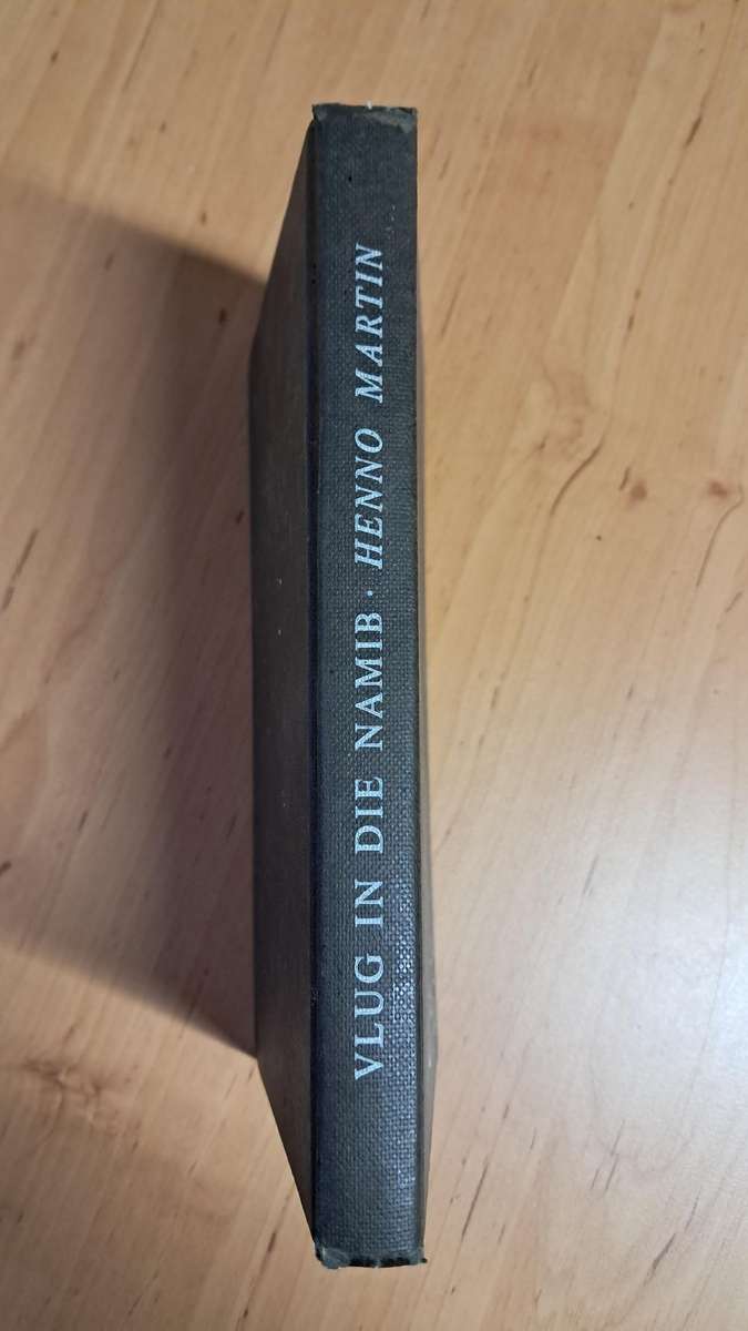 Vlug in die Namib deur Henno Martin