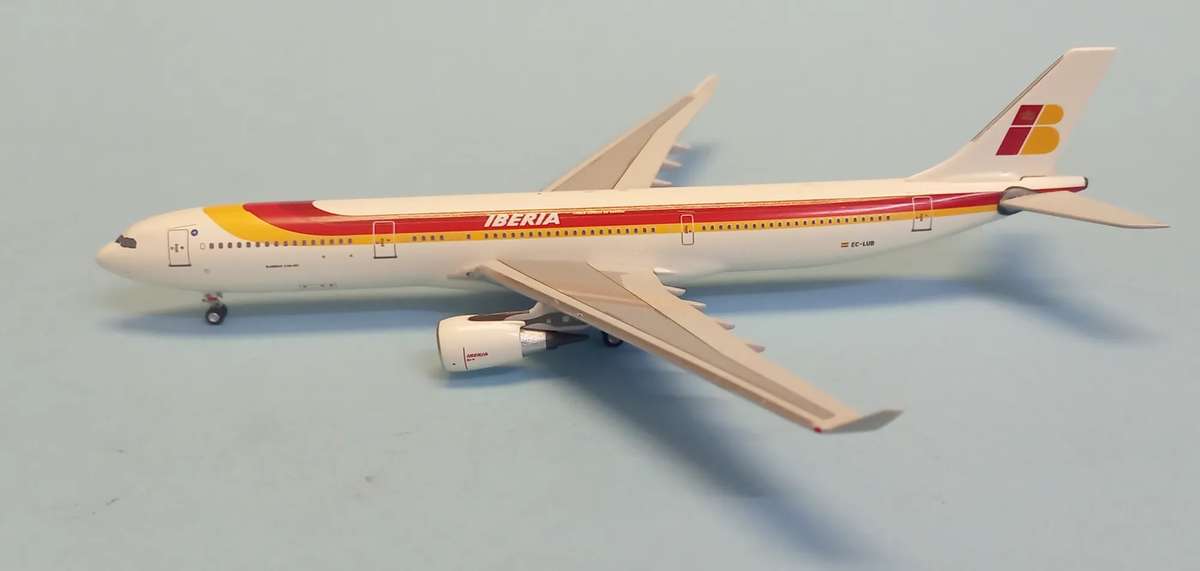 Airbus A330-300 Iberia - 1/400 Scale (Aero Classics)(ACECLUB)(TAS4406)