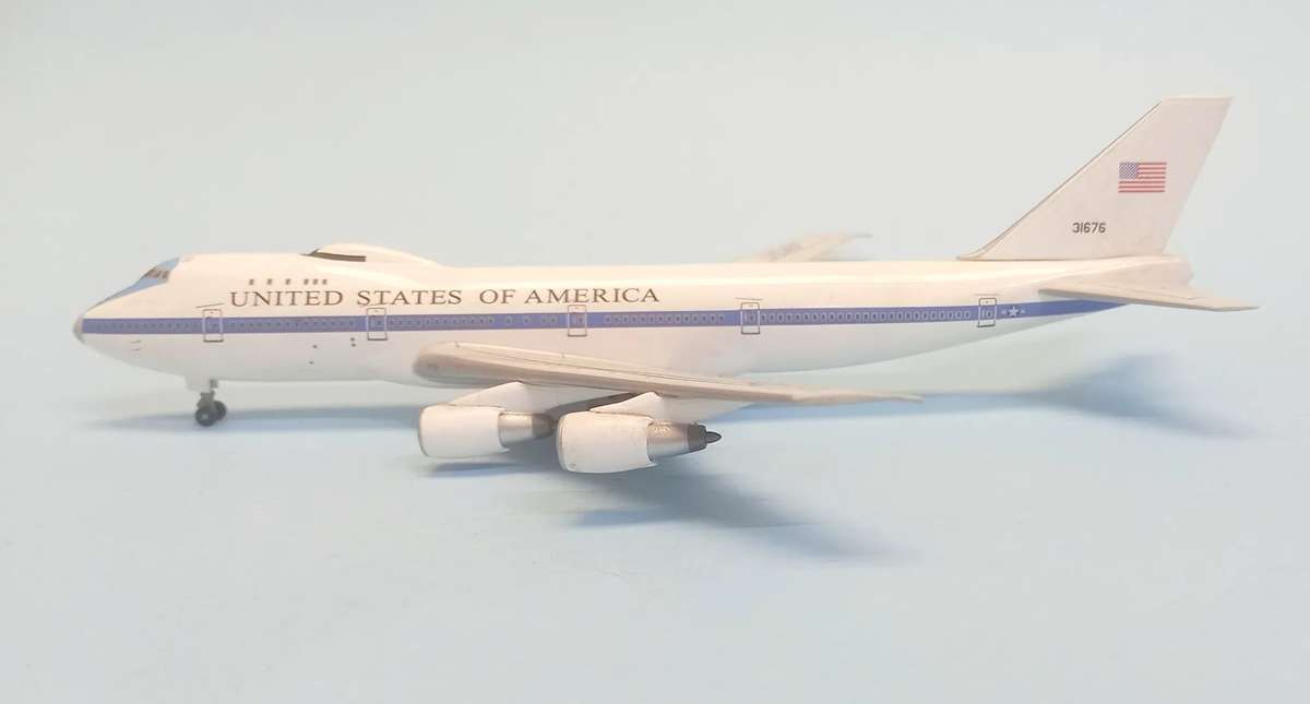 Boeing E-4B USAF - 1/400 Scale (Dragon Wings)(DW55489)(PW13055)