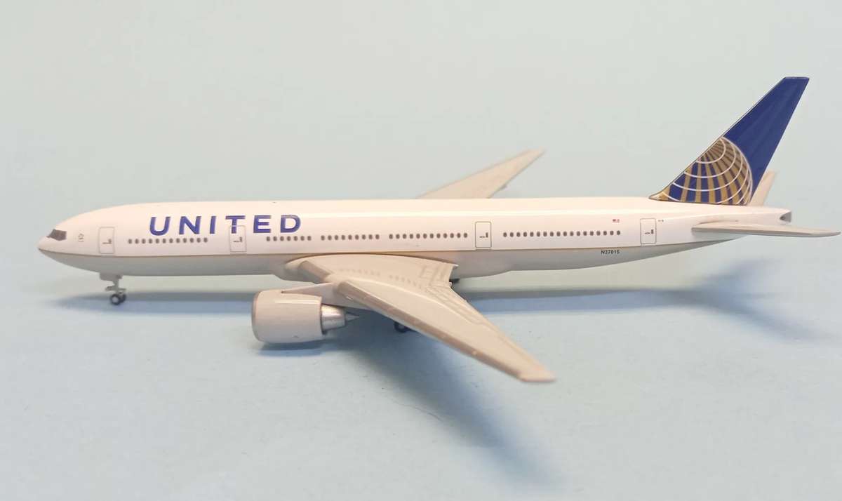 Boeing 777-200ER United Airlines - 1/500 Scale (Herpa)(HW526159)(PW0010)