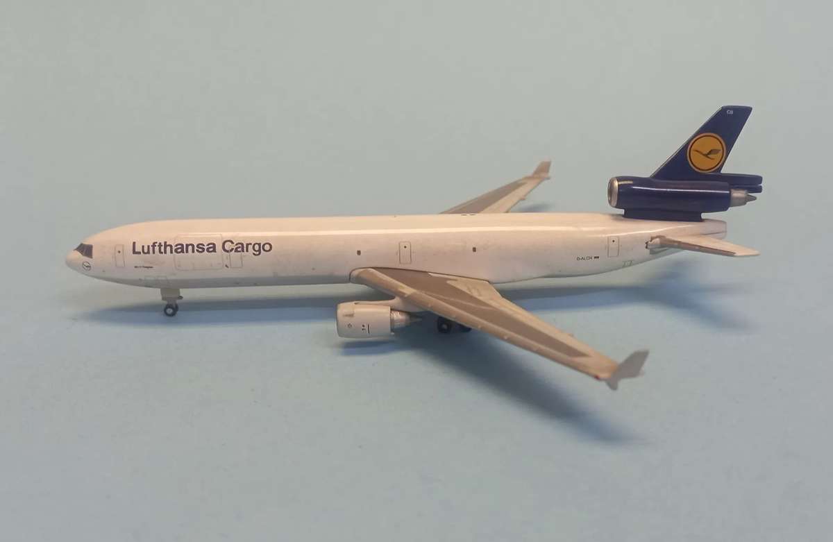 McDonnell Douglas MD-11 Lufthansa Cargo - 1/500 Scale (Star Jets)(SJDLH102)(PW1308)