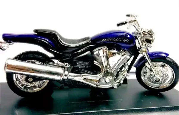 Yamaha Road Star Warrior 2002 Blue 02 - 1/18 12156PW