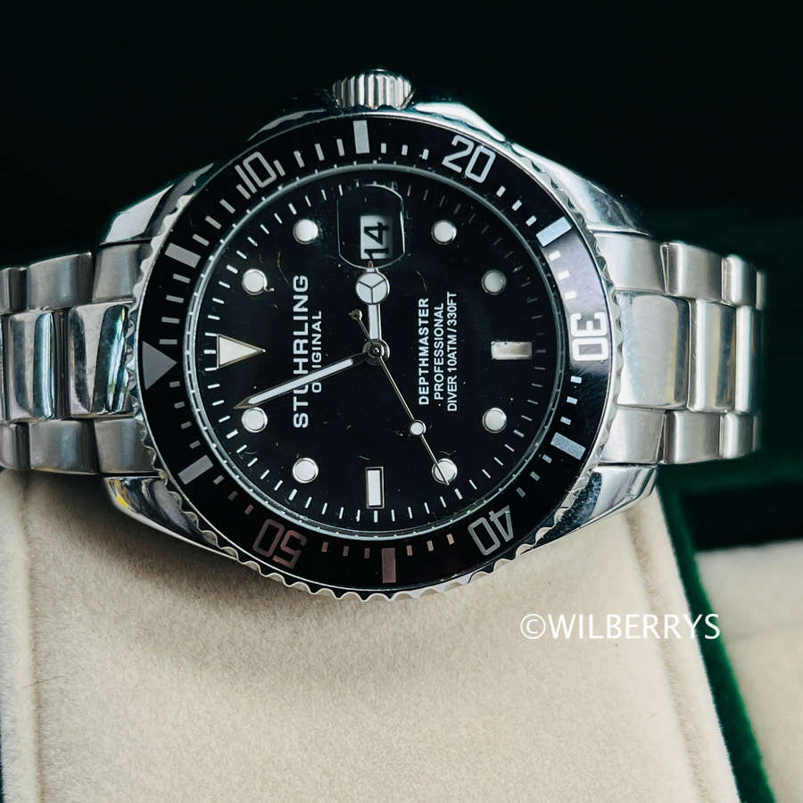 9/10 Condition Stuhrling Original Depth Master 200m Dive 40mm Watch Silver/Black