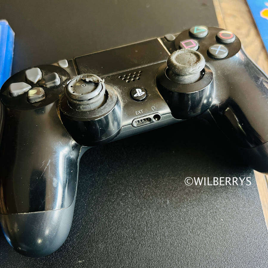 PS4 Console + 10 Game Bundle Dishonoured 2, God of War, MGSV, Horizon and more