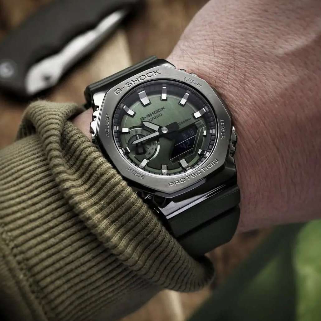 CASIO Men's G-SHOCK G-STEEL Watch GM-2100B-3AER