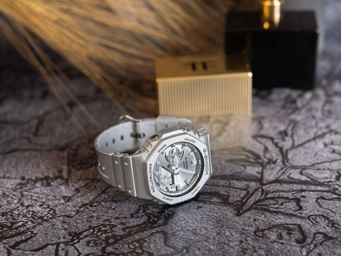 CASIO Men's G-Shock Carbon Core Metallic Silver Watch GA-2100FF-8AER