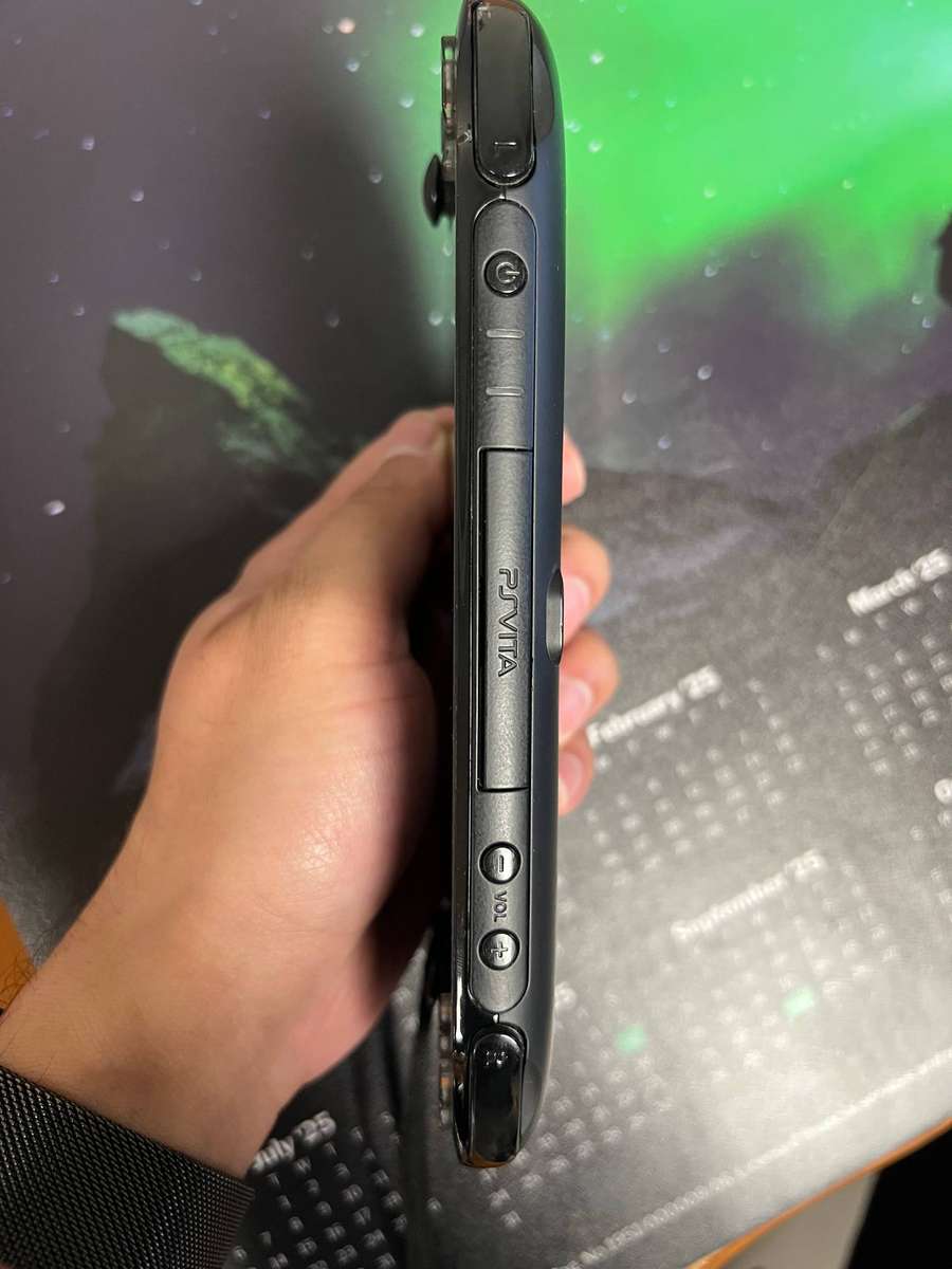 PS Vita Slim (PCH-2000 series)