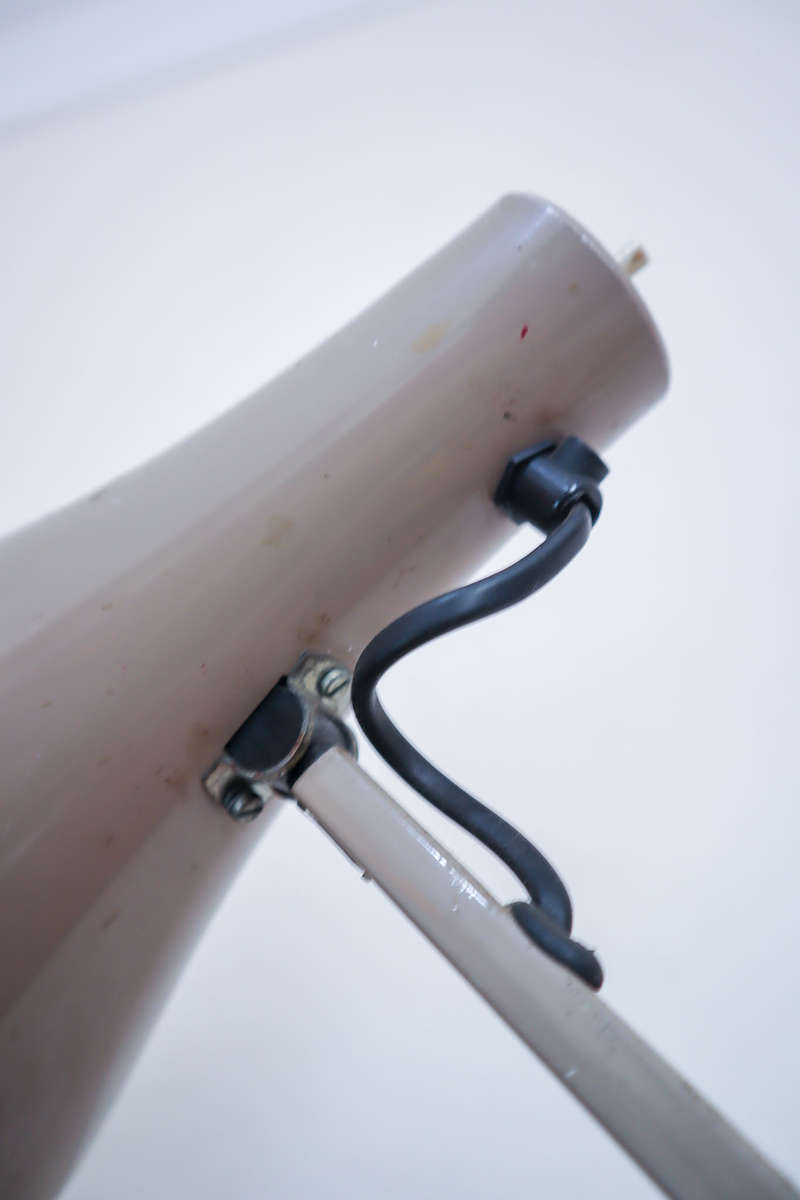 An Authentic Model 90 Angelpoise Vintage Lamp (1973  1985)