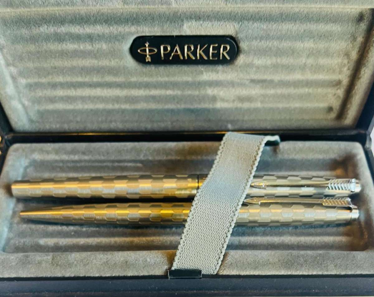 RARE! PARKER 45 HARLEQUIN FOUNTAIN PEN AND BALLPOINT PEN IN BOX
