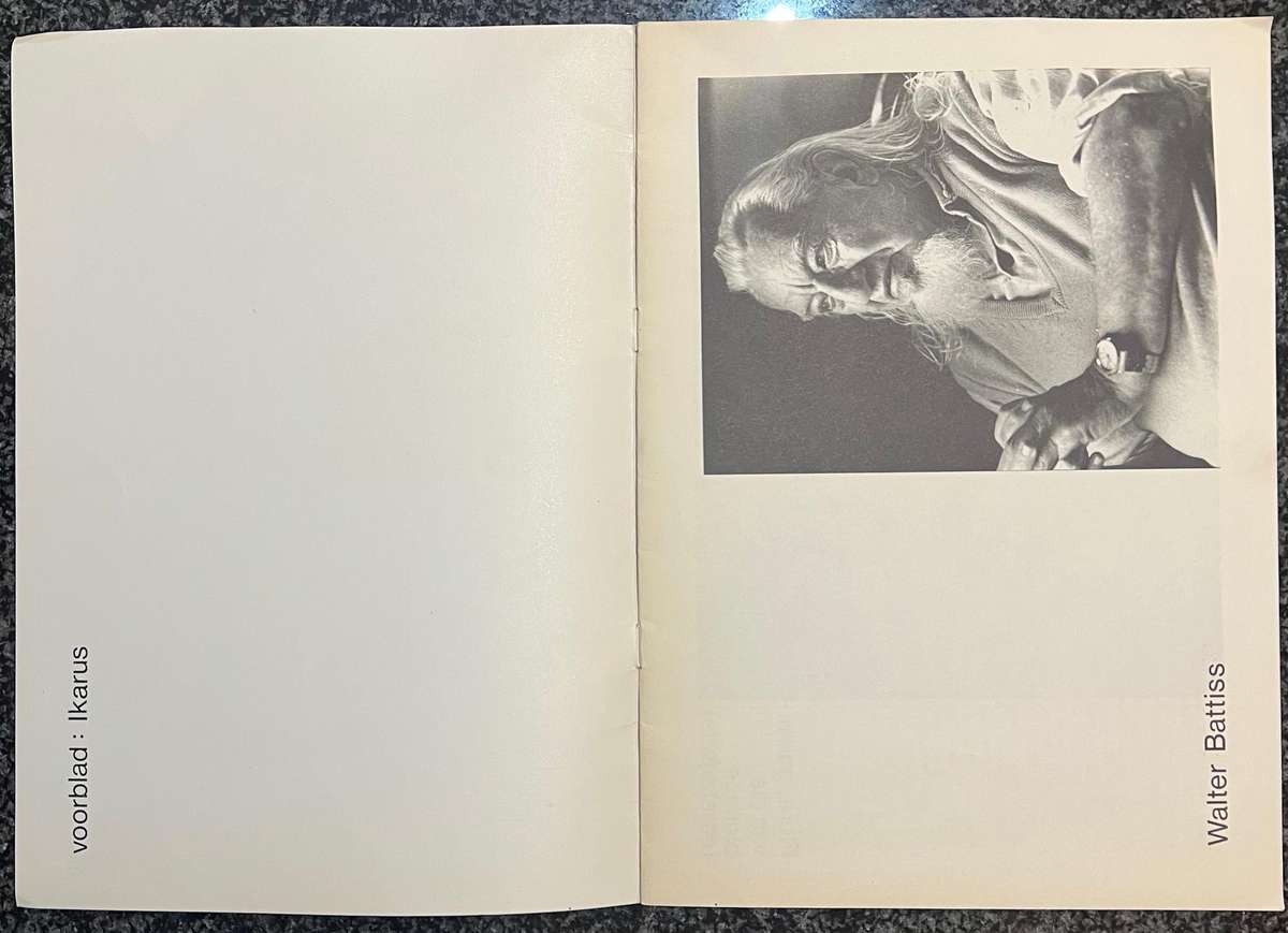 WALTER BATTISS RAU 1 - 20.3.82 EXHIBITION INVITATION AND CATALOGUE