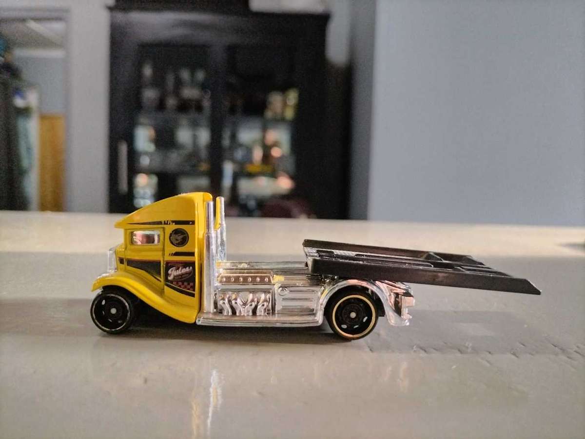 Hot Wheels Fast-Bed Hauler Treasure Hunt Loose