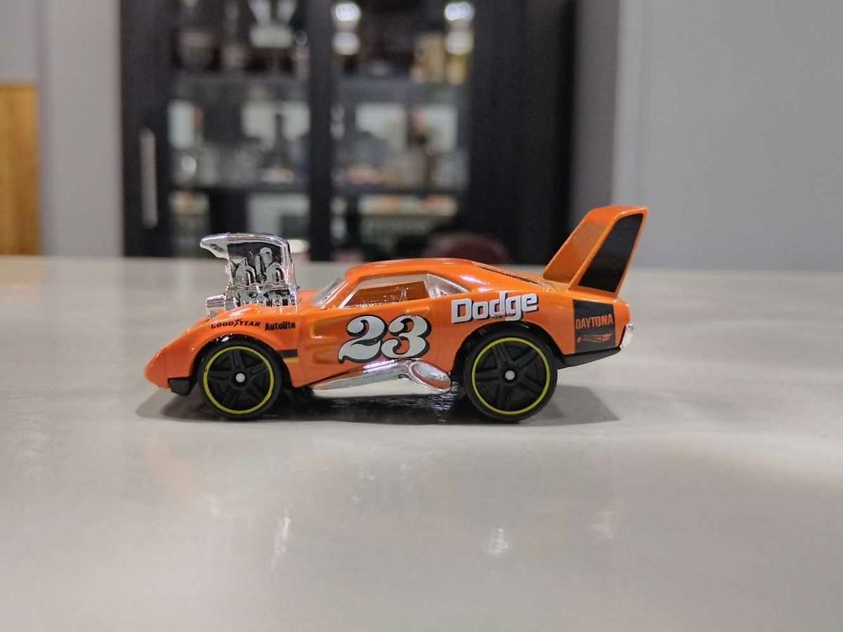 Hot Wheels 2017 Tooned Dodge Charger Daytona Loose