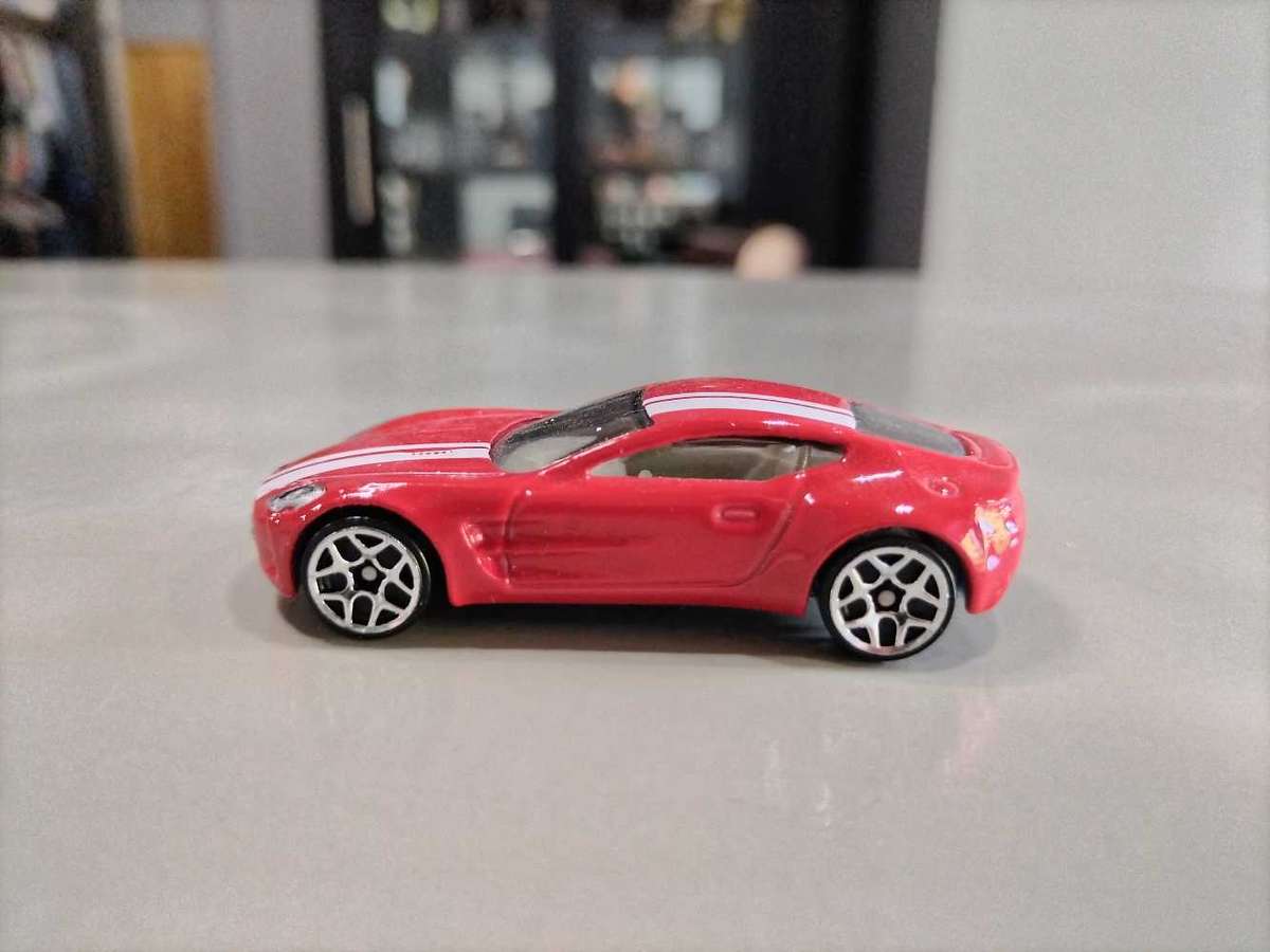 Hot Wheels Aston Martin One-77 Loose