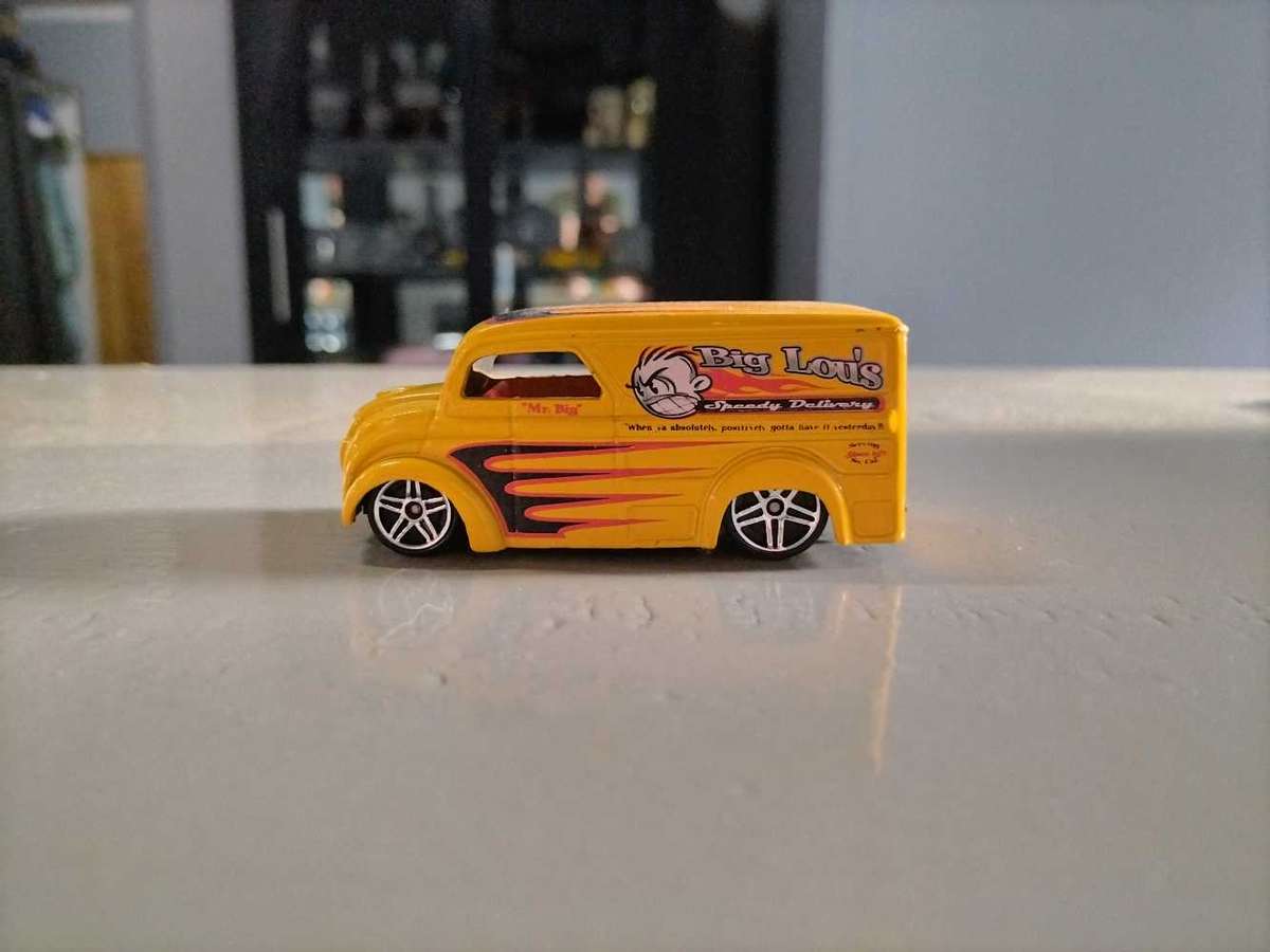Hot Wheels Dairy Delivery Big Louis