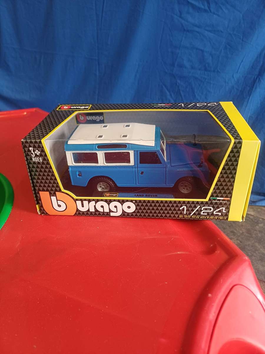 Bburago Land Rover Series 3 Hard Top 1:24