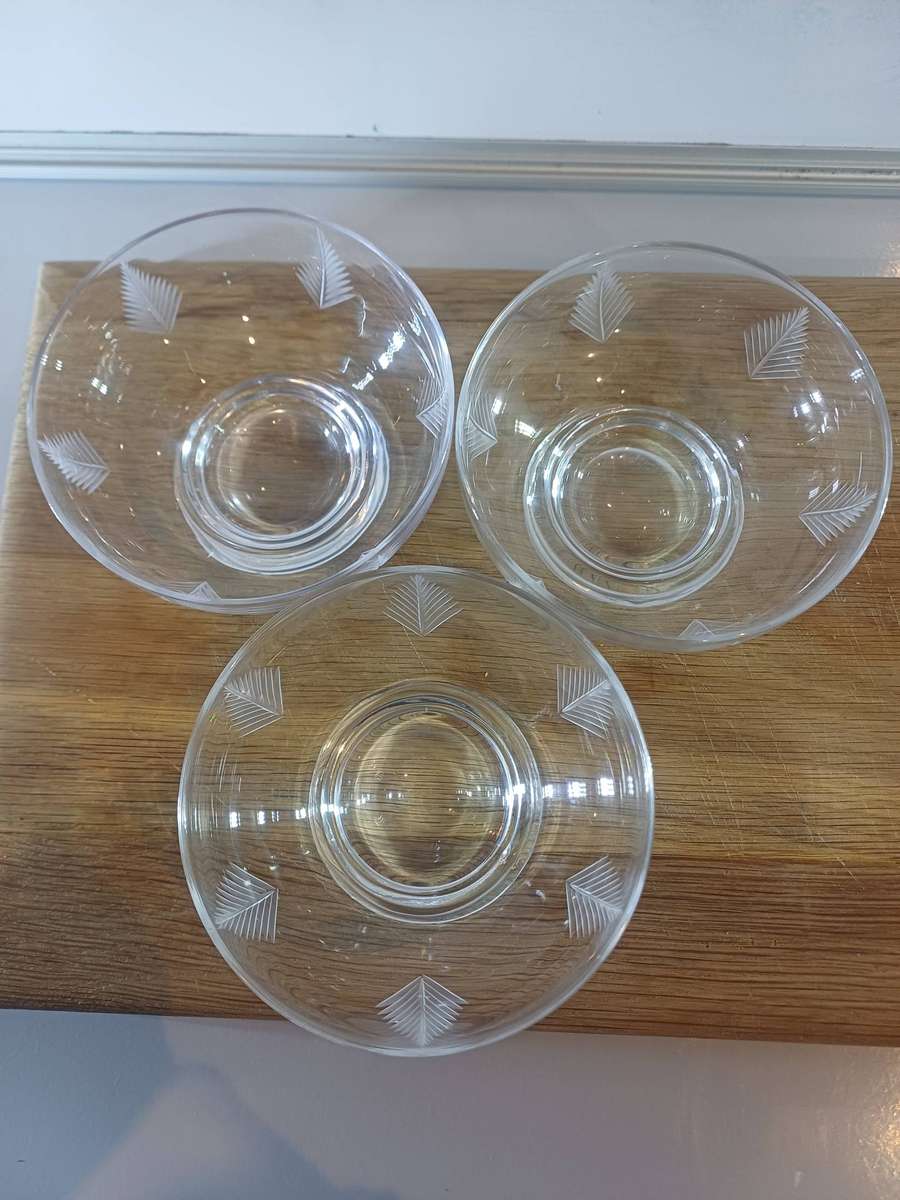 Stuart of England crystal bowls ×3