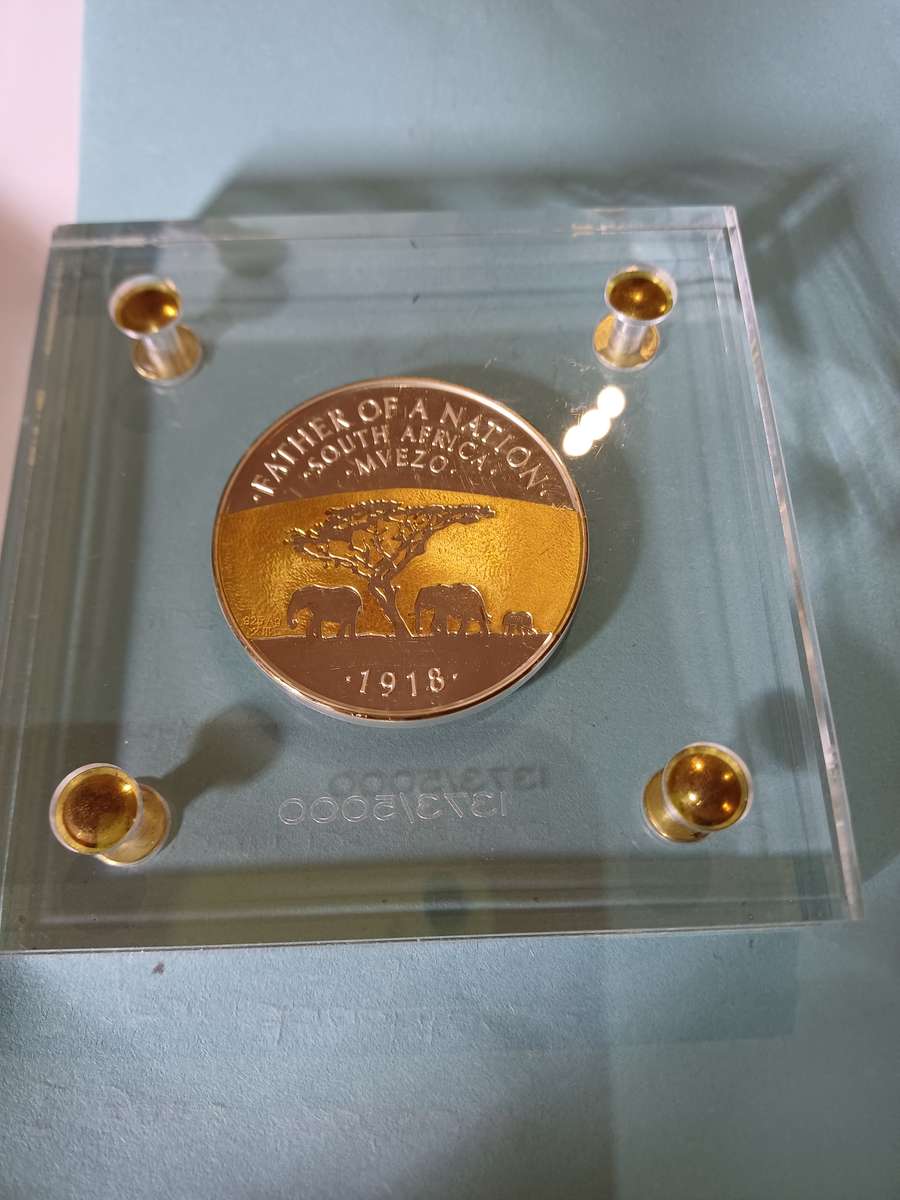 Mandela father of the nation 100g medallion