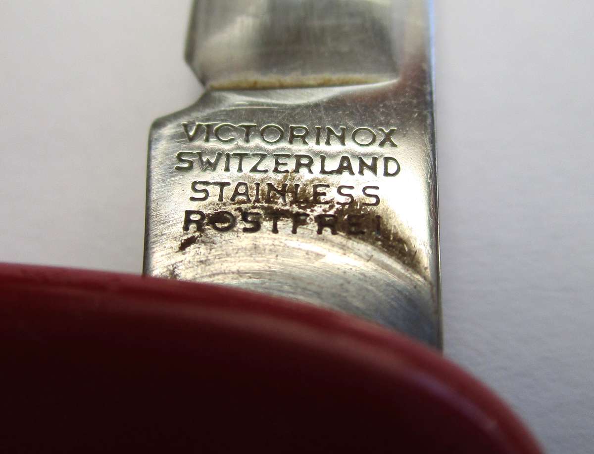 Swiss army knife - Victorinox pocket pal - BUYS AUTO LECTRIC logo