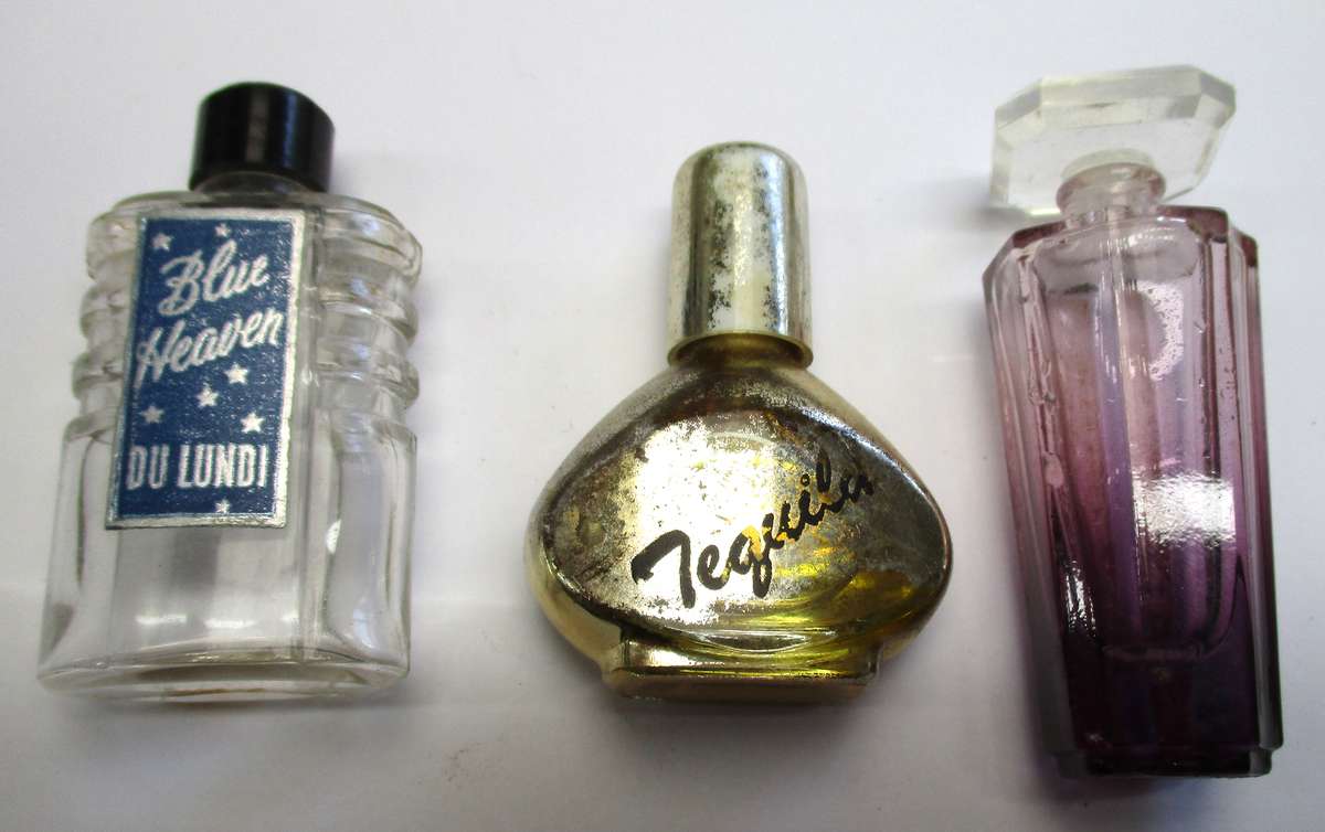 Lot - Vintage small Perfume Bottles