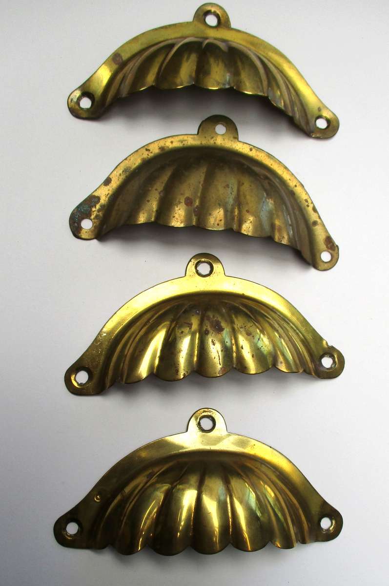 Antique / vintage - 4 brass cup handles for drawers - Jelly Mould