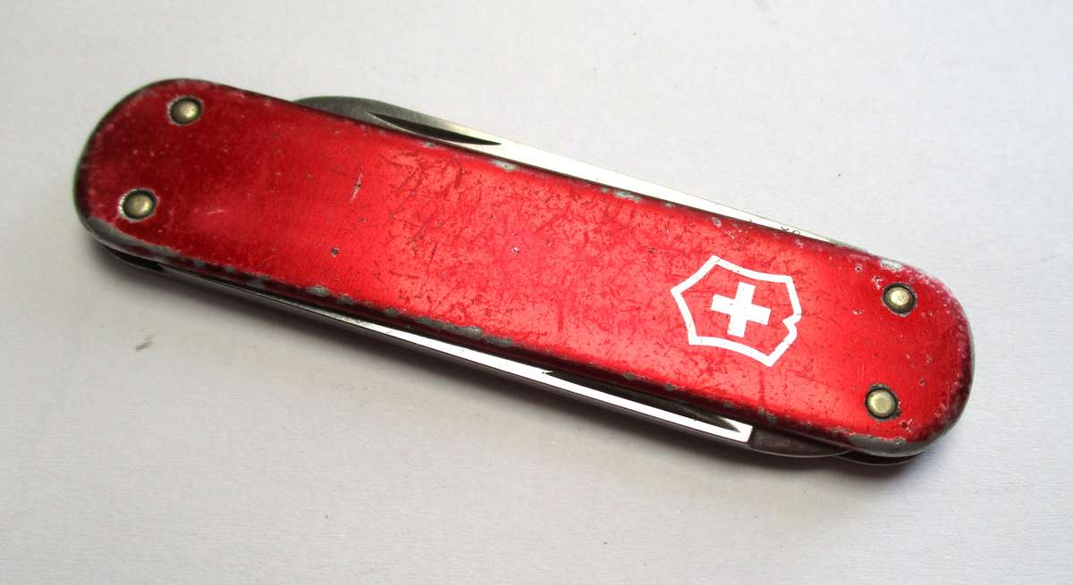 Victorinox Swiss Army Knife - Escort 74mm Alox - Discontinued