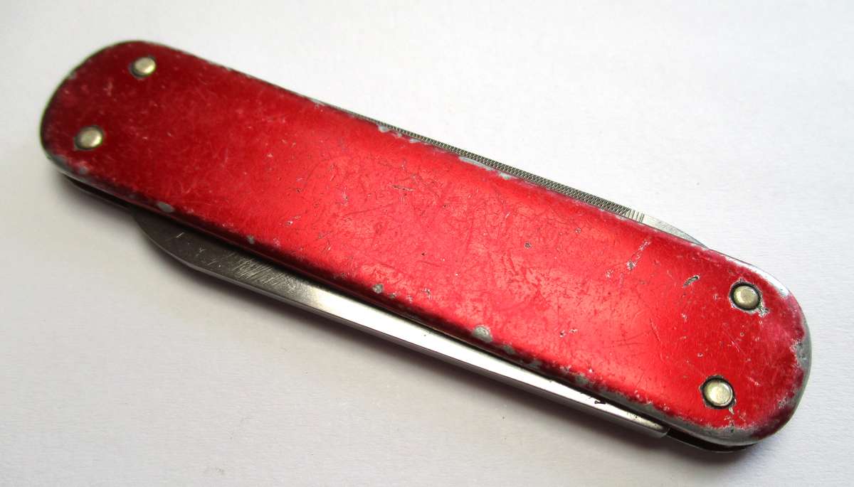 Victorinox Swiss Army Knife - Escort 74mm Alox - Discontinued