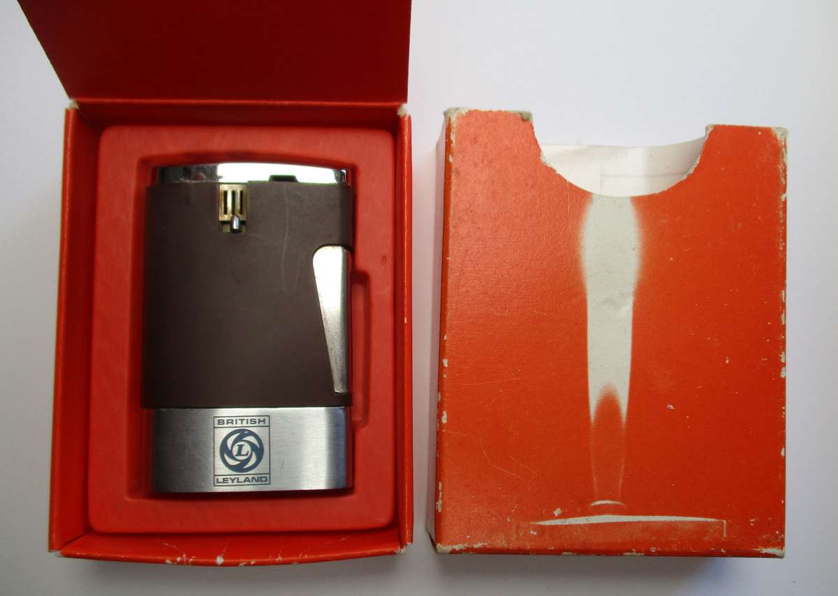 Vintage Ronson Comet Varaflame Gas Lighter - British Leyland - Original box and papers