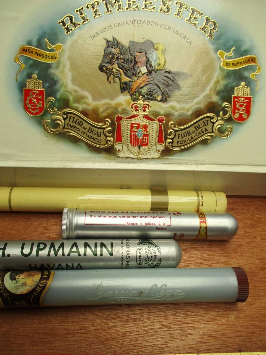Ritmeester Cigar Box and a few cigar tubes.