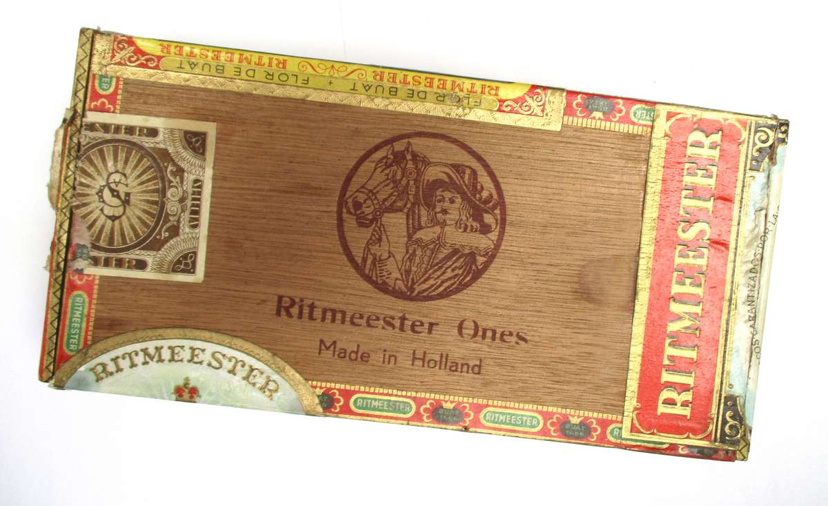 Ritmeester Cigar Box and a few cigar tubes.