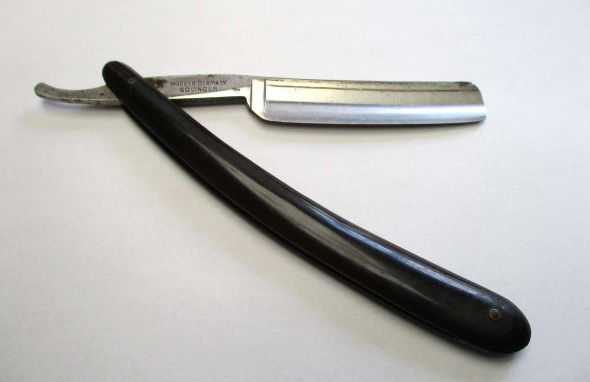 Vintage Bismark Cut throat razor / straight razor