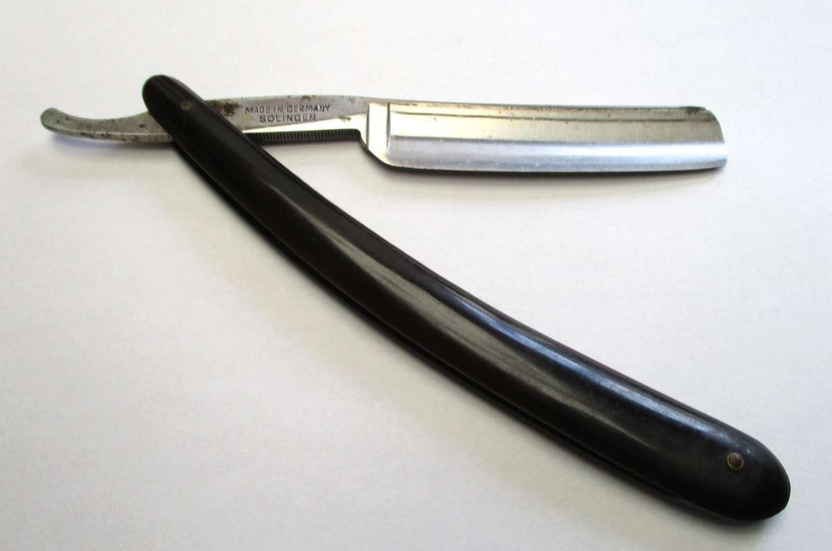 Vintage Bismark Cut throat razor / straight razor