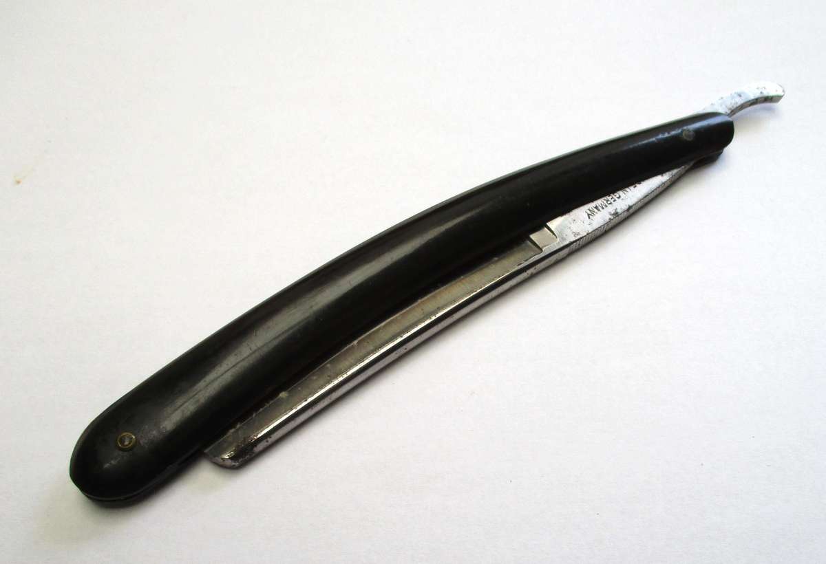 Vintage Bismark Cut throat razor / straight razor