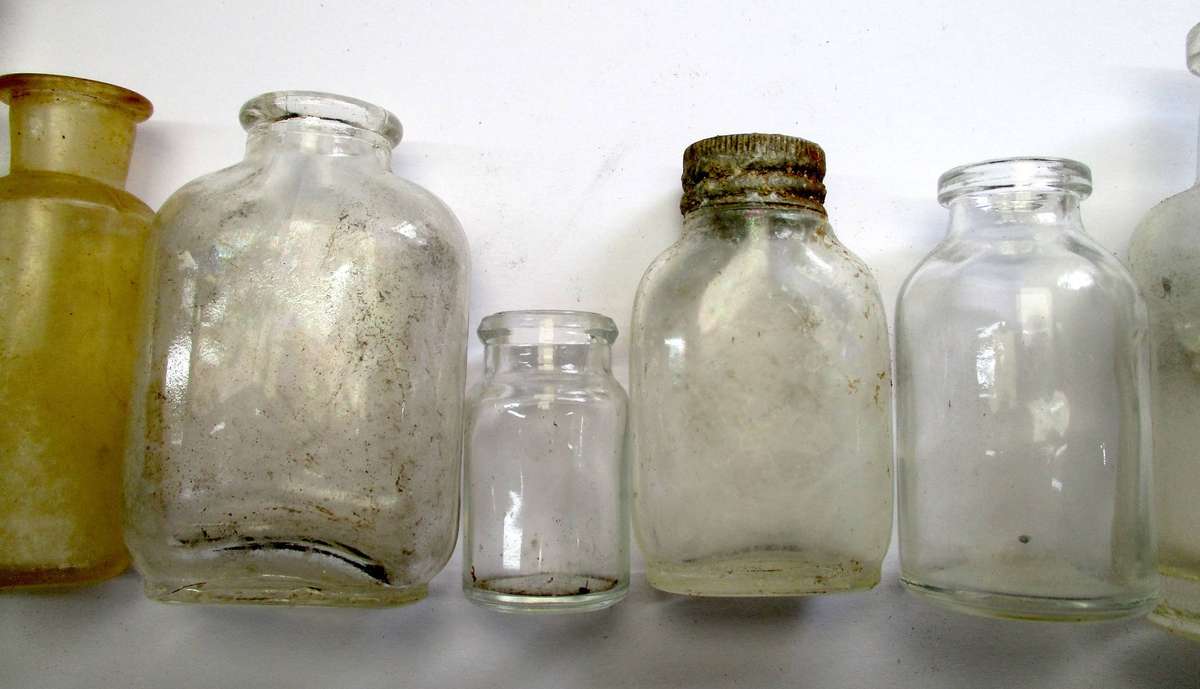 Antique / vintage pill bottles / small medicine bottle lot