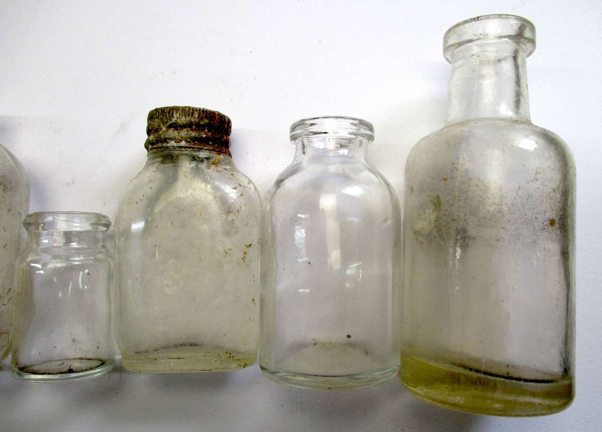 Antique / vintage pill bottles / small medicine bottle lot