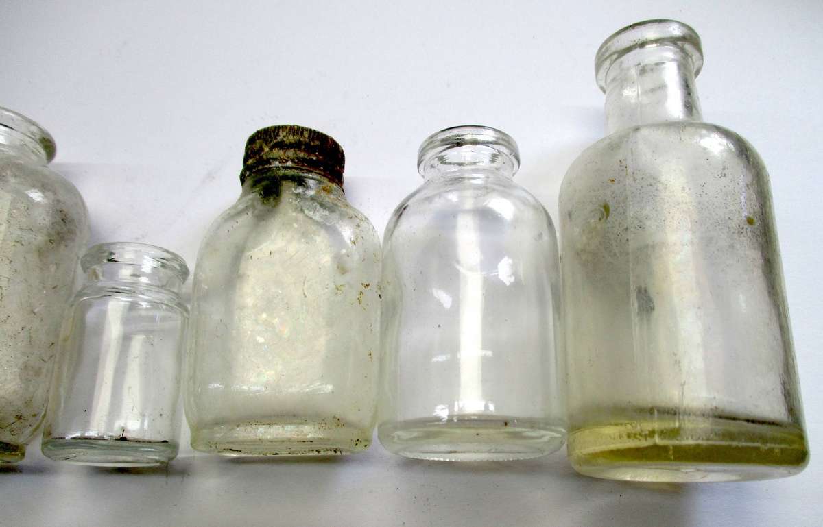 Antique / vintage pill bottles / small medicine bottle lot