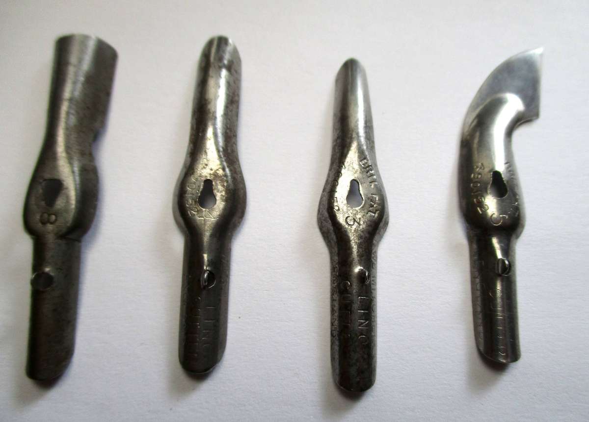 William Mitchell Printmakers Lino tools / blades and extractor tool.