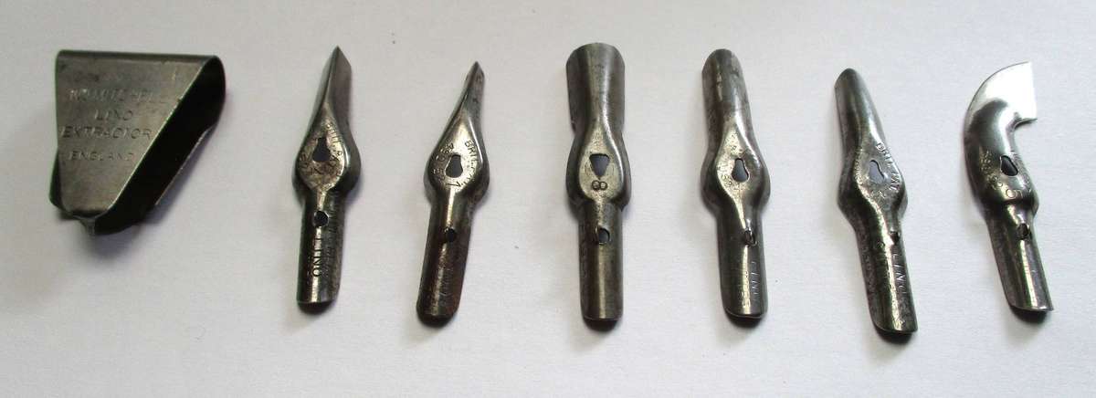 William Mitchell Printmakers Lino tools / blades and extractor tool.