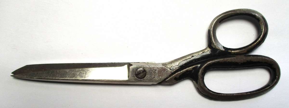 Vintage BUSM Scissors