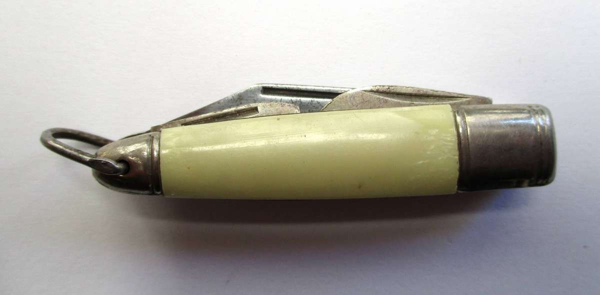 Vintage Richards (Lamp Post) key chain / pocket knife - 3 tools - Sheffield, England