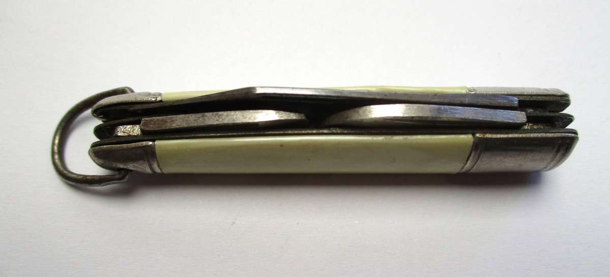 Vintage Richards (Lamp Post) key chain / pocket knife - 3 tools - Sheffield, England