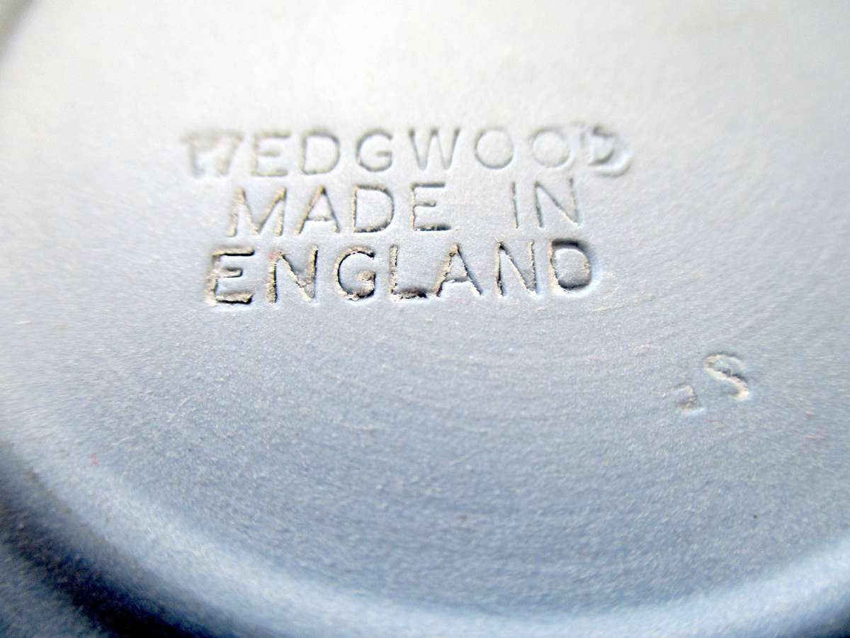 Wedgwood Blue Jasperware Bon Bon Dish / Pin dish - Staffordshire - Keele Crest