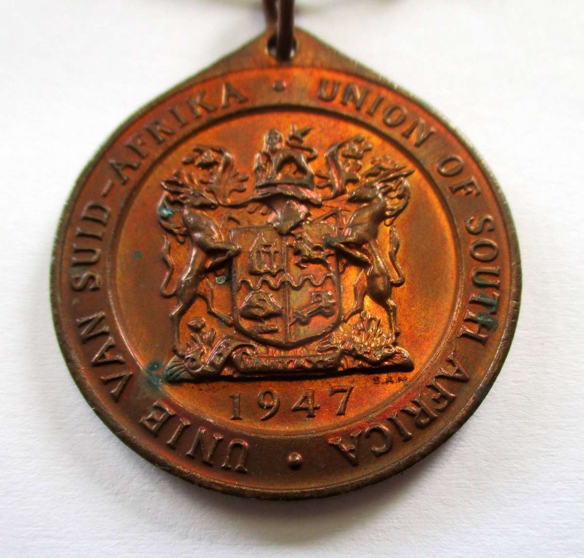 Medallion - Royal Visit 1947 - King George VI and Queen Elizabeth II with lug